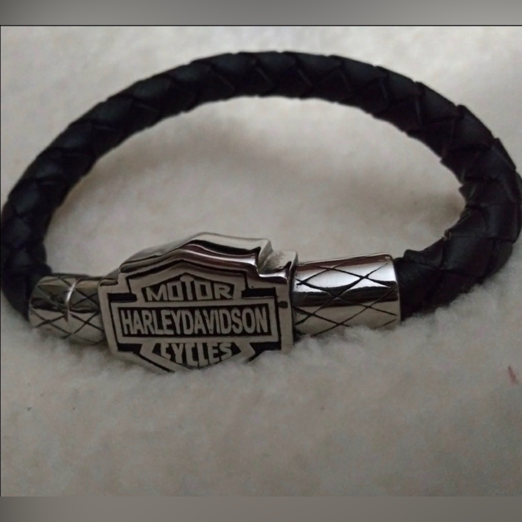 Harley-Davidson Black And Silver Leather Braided Bracelet 20$
